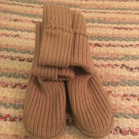 Knit Uggs - Picture 1 of 2